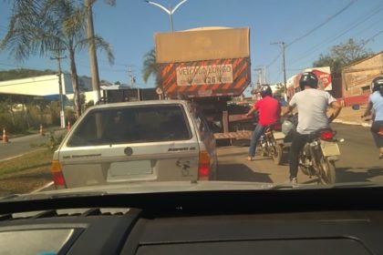 Trânsito inconsequente na rodovia em Barra do Garças